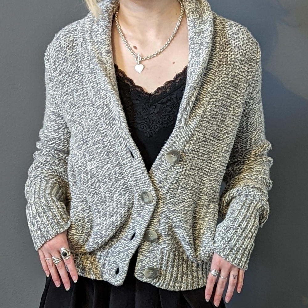 American Eagle Cardigan Sweater.  Size Large Womens